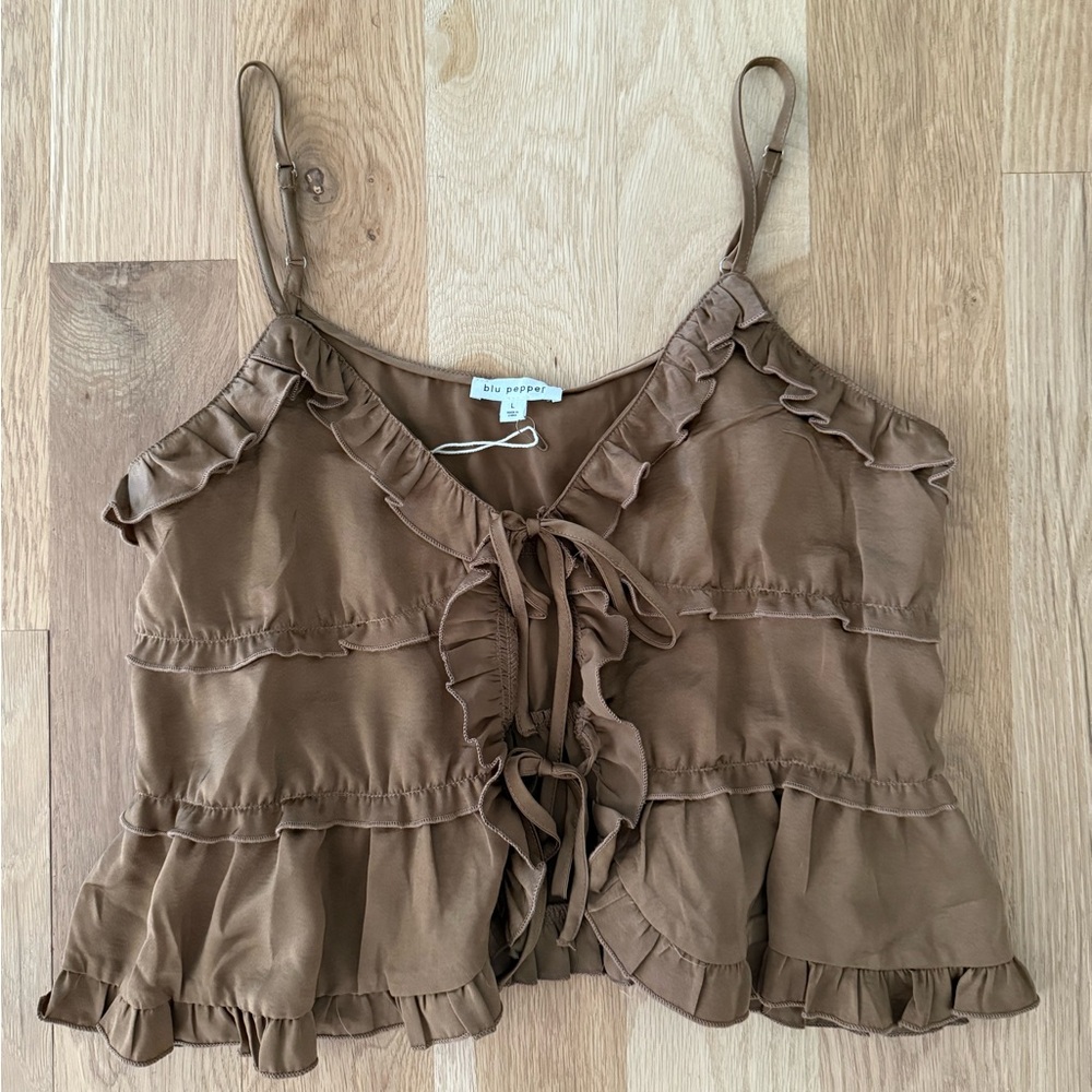 NWT Blu Pepper Brown Ruffled Front Tie Camisole Top, size L